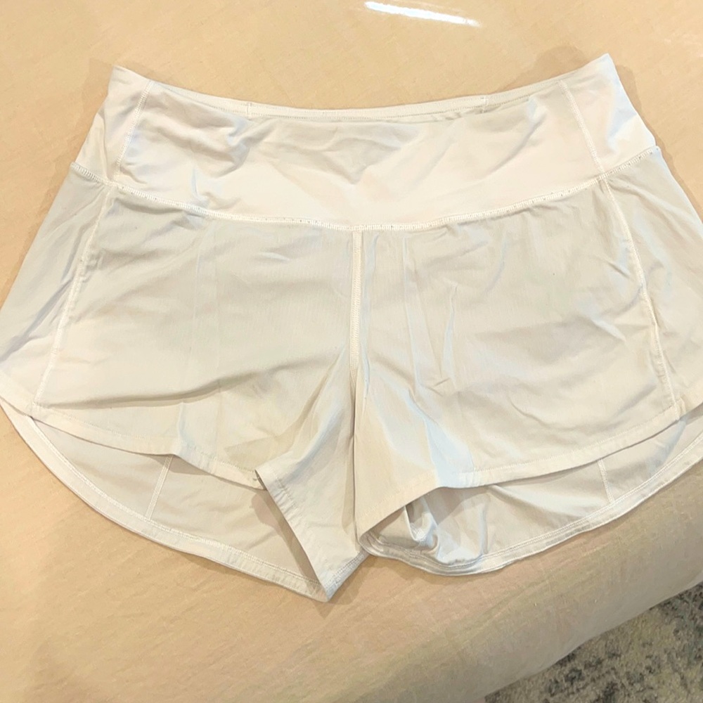 LuLu white shorts